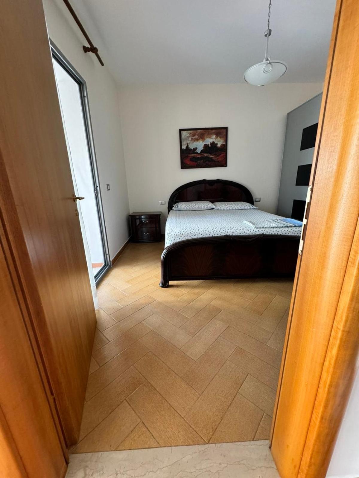 Apartamento Robert Tirana